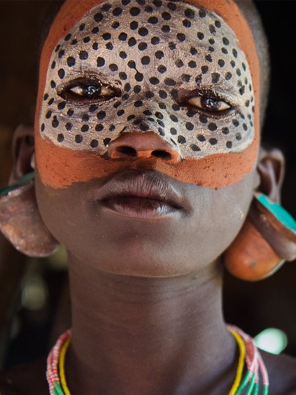 suritribegirlwithfacepaintatomoparkethiopia